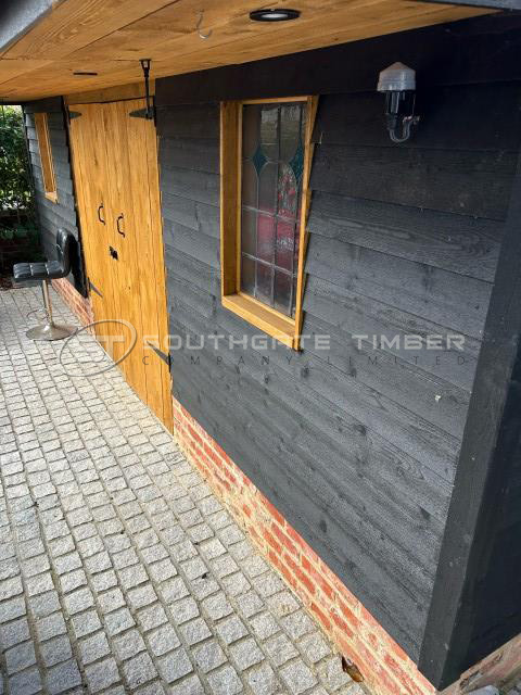 Black Barn 24 x 136mm Classic Bevel Cladding